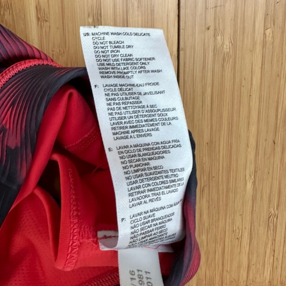 Adidas Women’s Climalite Sports Bra Size Medium - Picture 7 of 7